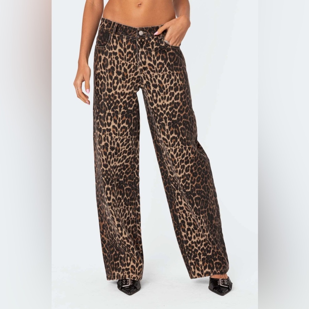 edikted wide leg leopard jeans size S